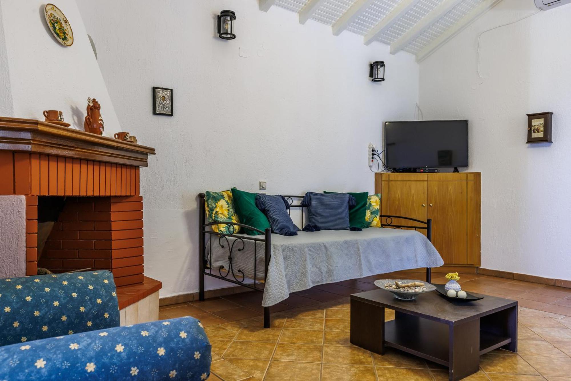 Nerissa Cottage - Skopelos Glossa Atheato Buitenkant foto