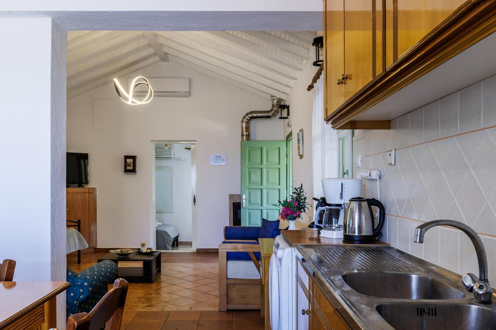 Nerissa Cottage - Skopelos Glossa Atheato Buitenkant foto
